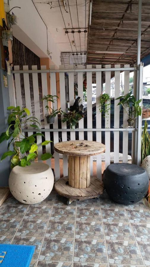 Gate 14 Inn Nakhon Phanom Esterno foto